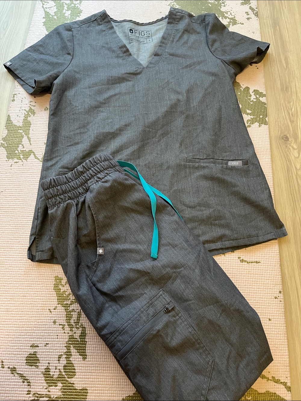 Figs scrubs set Gray with teal drawstring